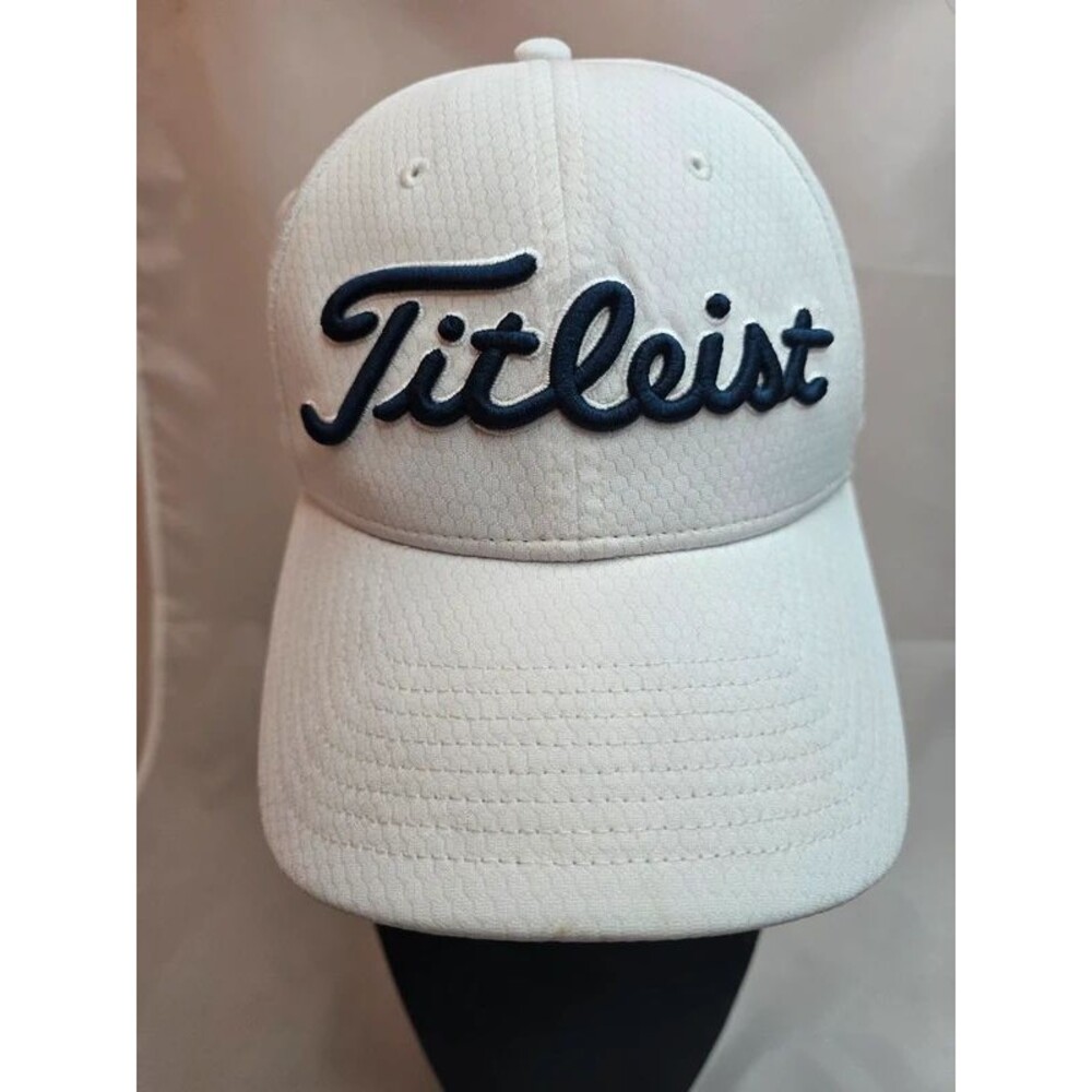 Titleist Pro V1 White Golf Hat Cap Fitted M L Navy Embroidered Logo